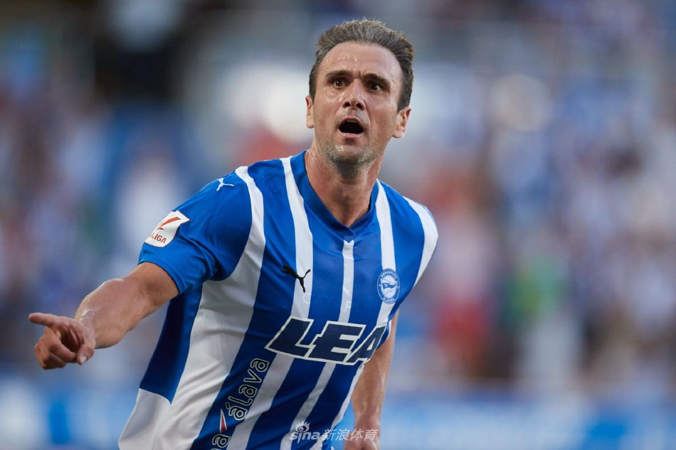 球迷们迎来 球迷们迎来