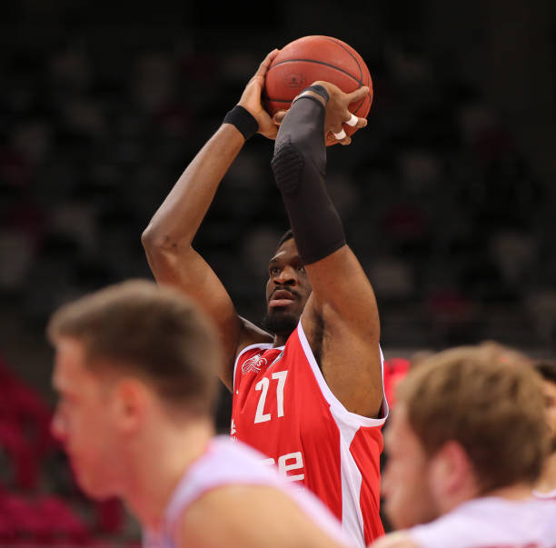 将该球员重 将该球员重