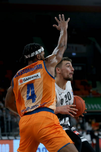 了她持续的 了她持续的