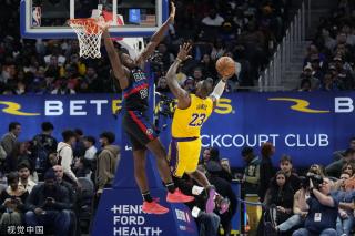 前场篮板 前场篮板